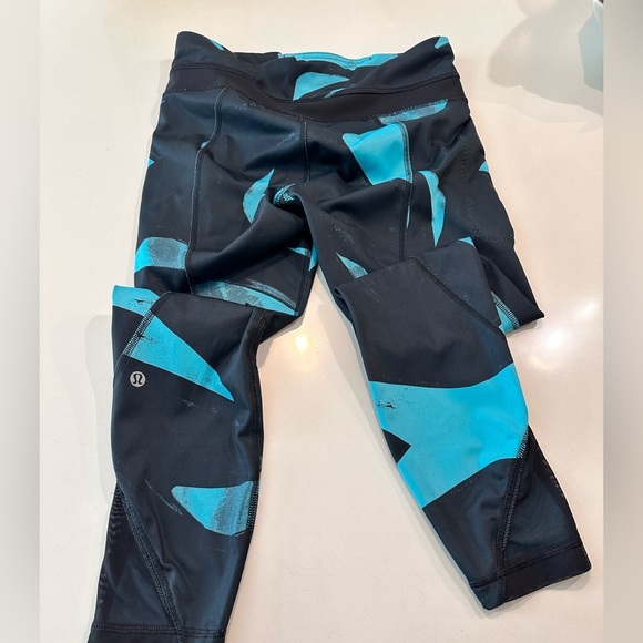 Lululemon Inspire Tight II *Full-On Luxtreme (Mesh) - Picture 3 of 7